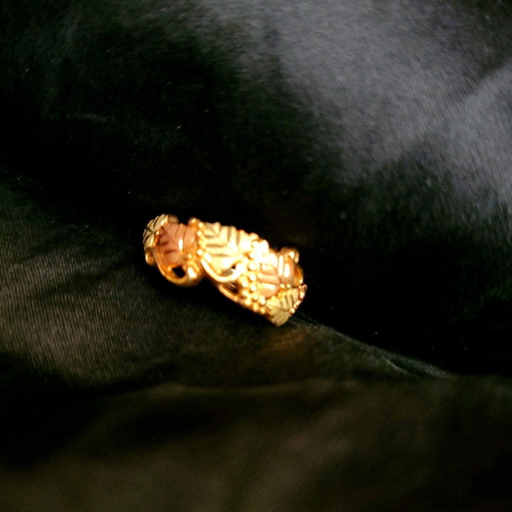 Black Hills Gold 10k Wedding band